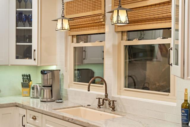 Detail Gallery Image 3 of 43 For 4222 Swift Ave, San Diego,  CA 92104 - 5 Beds | 4 Baths