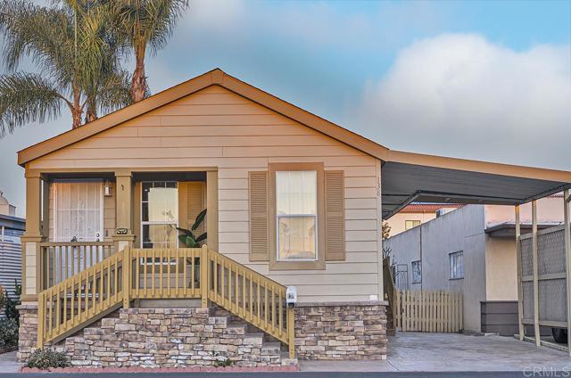 138 Steven Lane, Oceanside CA: https://media.crmls.org/mediaz/7878a6a2-b211-4fb8-bb35-a2f251306e39.jpg