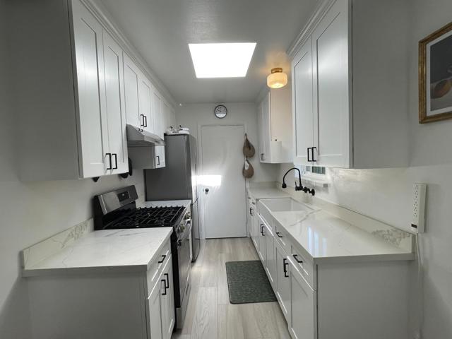 644 Buckeye Street, Redwood City CA: https://media.crmls.org/mediaz/7878f5fb-d44f-4dbb-b7be-d2ade8e7cb2f.jpg