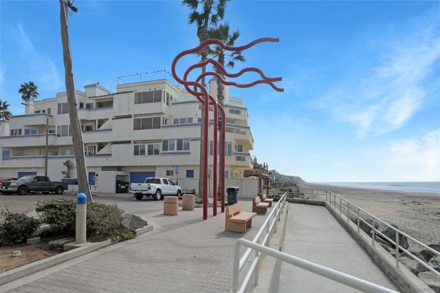 1100 Seacoast Dr, Imperial Beach CA: https://media.crmls.org/mediaz/787a1cce-32e9-402e-bbfe-c2dc7db32e71.jpg