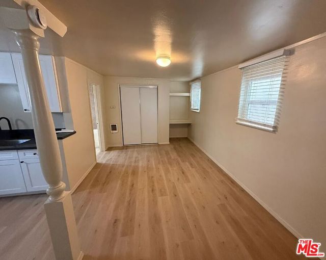 563 2nd Street, Hermosa Beach CA: https://media.crmls.org/mediaz/787b8410-7271-452a-91eb-941fd2140e5f.jpg
