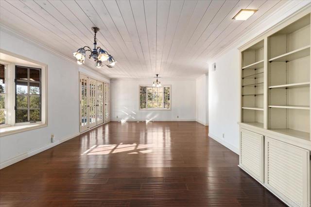 748 Old Oak Ridge, San Marcos CA: https://media.crmls.org/mediaz/787b8557-9580-4b95-a6ec-daaeeec7cc70.jpg