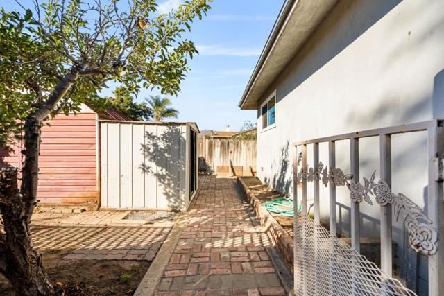 641 Main Street, Soledad CA: https://media.crmls.org/mediaz/787b9890-3c0a-46ff-9e7a-0a4d65bf4e19.jpg