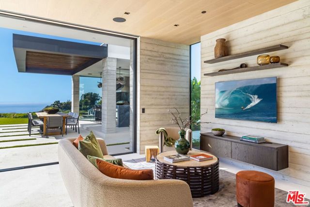 Image 8 of 41 For 6889 Dume Drive