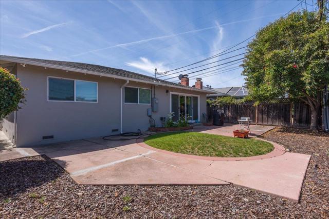 1089 Annapolis Drive, San Mateo CA: https://media.crmls.org/mediaz/787bdfa4-8065-4a52-ac29-e65f914f588d.jpg