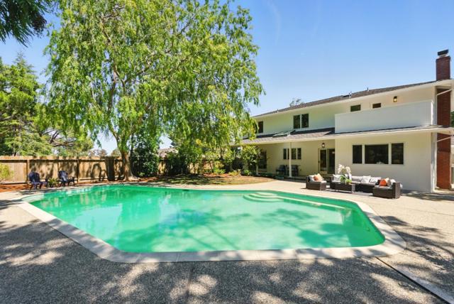 2816 Benson Way, Belmont CA: https://media.crmls.org/mediaz/787bf13e-45b3-4162-be9c-199d72ef36db.jpg