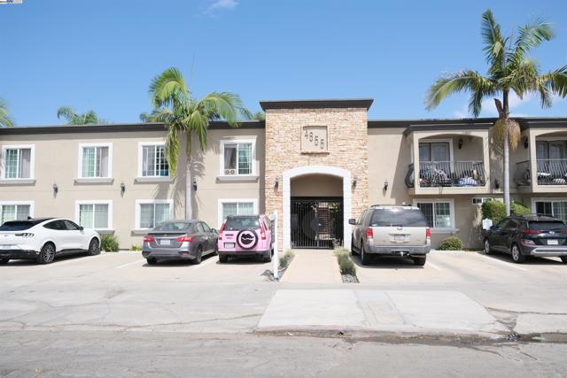 4655 Ohio St, San Diego, California 92116, 2 Bedrooms Bedrooms, ,2 BathroomsBathrooms,Condominium,For Sale,Ohio St,41069324