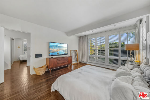 12315 Gorham Avenue, Los Angeles CA: https://media.crmls.org/mediaz/787dff3e-24ab-4fee-9a24-9342f502c6c0.jpg