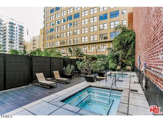 460 S Spring Street, Los Angeles CA: https://media.crmls.org/mediaz/787e7020-d094-4ce4-a18a-2754fe051939.jpg