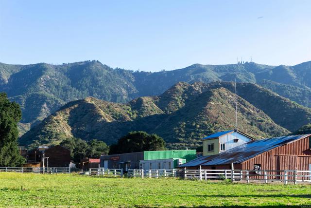 25933 Sand Canyon Road, Santa Clarita CA: https://media.crmls.org/mediaz/787eb764-9c2d-4594-8af5-4ff1d0b2d867.jpg
