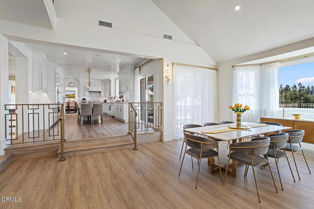 848 Greenridge Drive, La Canada Flintridge CA: https://media.crmls.org/mediaz/787f0410-dd7f-4f6d-9efe-bee9f6f78a3a.jpg
