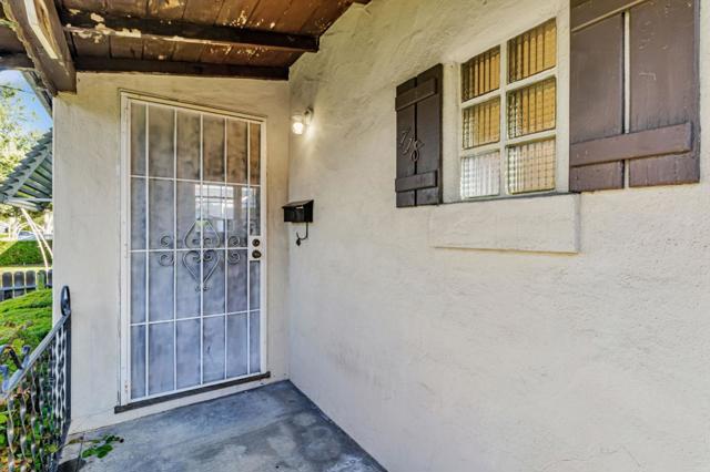 718 N 16th Street, San Jose CA: https://media.crmls.org/mediaz/787f5a31-b752-44e1-9052-9a4df739cf54.jpg