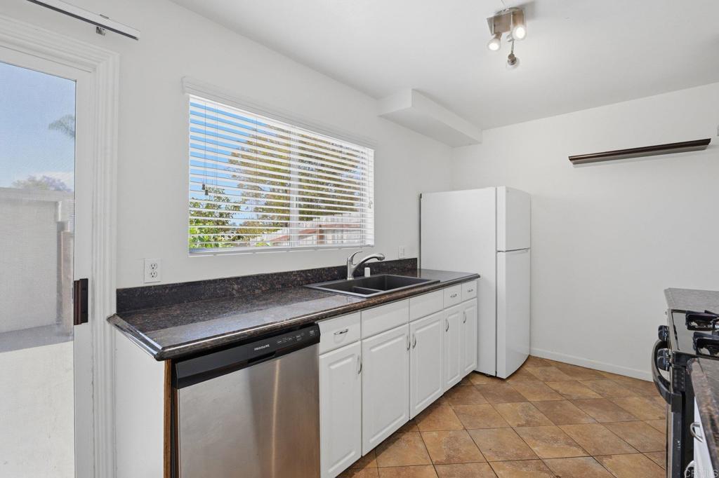 3580 Surf Place - photo 12