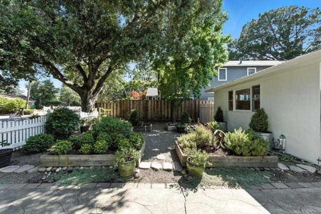 1422 W Selby Lane, Redwood City CA: https://media.crmls.org/mediaz/787fc8ae-ff47-4568-a434-9d9dbe7833bd.jpg