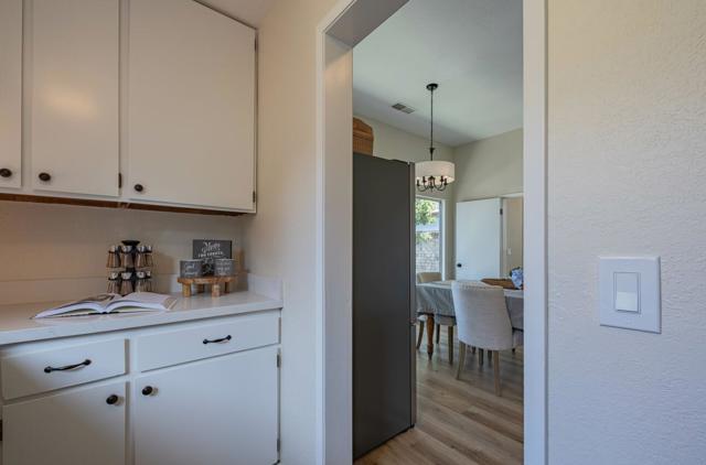 570572 Belden Street, Monterey CA: https://media.crmls.org/mediaz/787ff349-fc35-459b-acf6-e56ed9367693.jpg