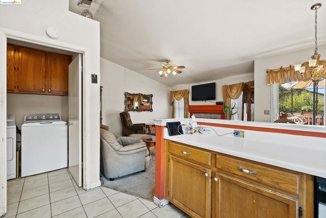Image 16 of 39 For 8038 Torrente Way
