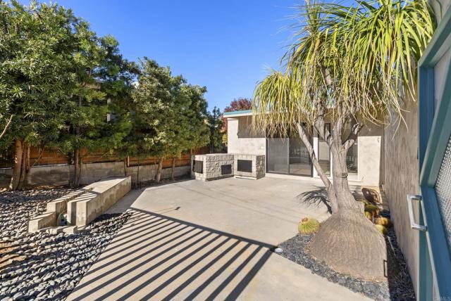 Detail Gallery Image 3 of 50 For 1004 W Walnut Ave., San Diego,  CA 92103 - 4 Beds | 3 Baths