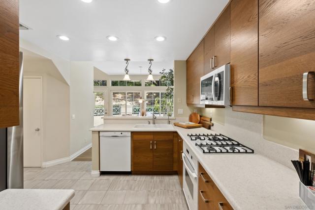 12630 Springbrook Dr, San Diego CA: https://media.crmls.org/mediaz/7880eec3-10e2-4605-9f0d-0ba51cdab9a0.jpg