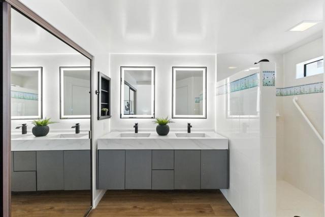 588 Marlin Court, Redwood City CA: https://media.crmls.org/mediaz/788165e8-692f-4bcf-964e-13b8feeded37.jpg