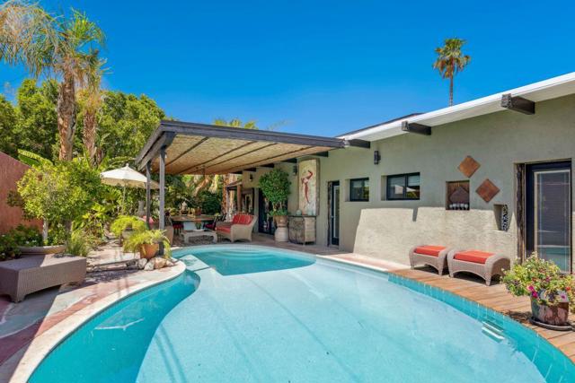 901 S Calle Tomas, Palm Springs CA: https://media.crmls.org/mediaz/7882243b-f582-4729-ba9c-4655f2873263.jpg