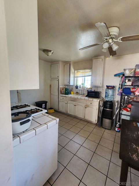 4129 Chamoune, San Diego, California 92105, ,Multi-Family,For Sale,Chamoune,250001262SD