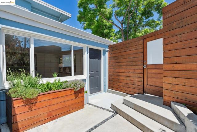 321 Glendale Ave., Oakland CA: https://media.crmls.org/mediaz/7883202c-eb50-4dc8-96f5-88e49597a175.jpg