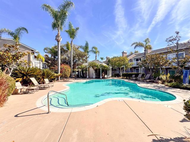 8585 Via Mallorca, La Jolla CA: https://media.crmls.org/mediaz/78843ae2-1254-4eb5-b35e-d70e16bc2d2a.jpg