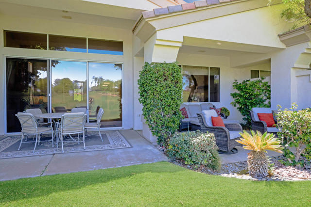 371 Indian Ridge Drive, Palm Desert CA: https://media.crmls.org/mediaz/788508a9-f730-42a2-a992-d4d78a11ab39.jpg
