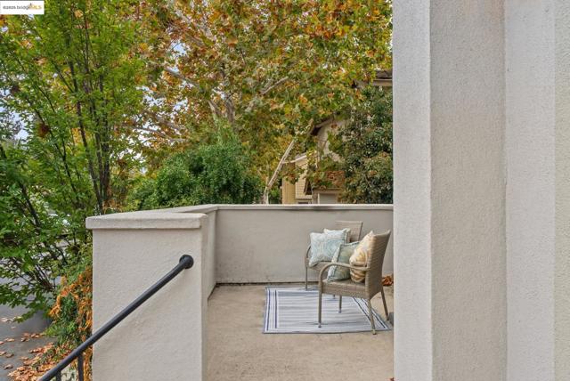 1861 Parkside Dr, Concord CA: https://media.crmls.org/mediaz/788510ad-5247-40e3-bf28-9eaaff65c62f.jpg