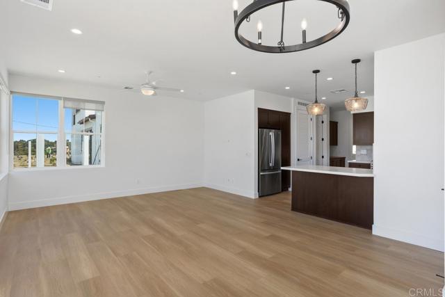 1204 Stonemark Place, Vista CA: https://media.crmls.org/mediaz/78860823-cd34-4061-a60d-b6980f1b97f8.jpg