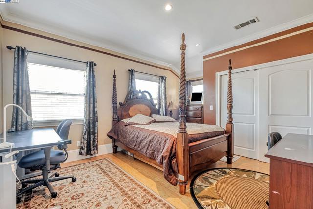 190 Pickering Ave, Fremont CA: https://media.crmls.org/mediaz/788694ce-5393-4700-a33a-6fc90857a7a0.jpg