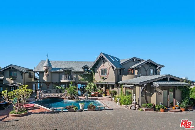 7007 Birdview Avenue, Malibu CA: https://media.crmls.org/mediaz/7886e373-d631-42ea-a062-2939b0655aee.jpg