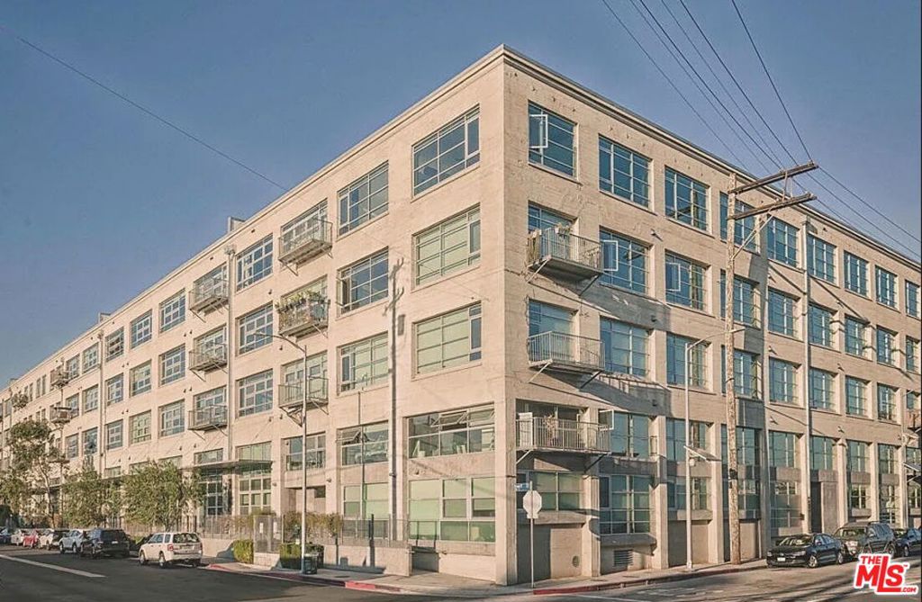 530 S Hewitt Street #351