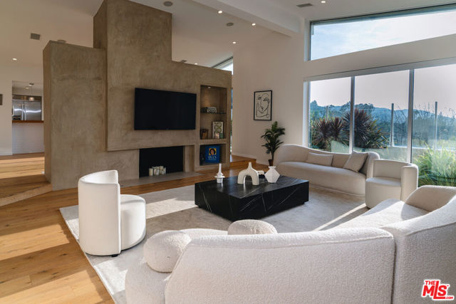 3423 Scadlock Lane, Sherman Oaks CA: https://media.crmls.org/mediaz/7887fd83-4176-4aa8-bc12-ac1edb4d5060.jpg