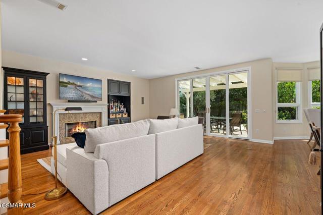 1706 Abbotsbury Street, Westlake Village CA: https://media.crmls.org/mediaz/788885eb-8471-491d-99bd-1a96cf1c19af.jpg