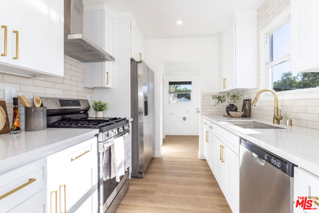 14365 Berg Street, Sylmar CA: https://media.crmls.org/mediaz/7889504d-2437-4937-a808-654fe9b90826.jpg