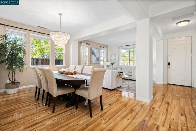 104 Silva Ct, Martinez CA: https://media.crmls.org/mediaz/78897560-7255-4734-b6d6-2ee951021b67.jpg