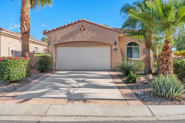 80775 Camino Santa Paula, Indio CA: https://media.crmls.org/mediaz/7889a055-474c-4098-85ef-c19bc6d78dd7.jpg