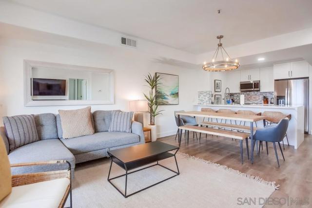 5726 La Jolla Blvd, La Jolla CA: https://media.crmls.org/mediaz/7889b8d8-0e41-44b6-b3b7-538073f7cc65.jpg