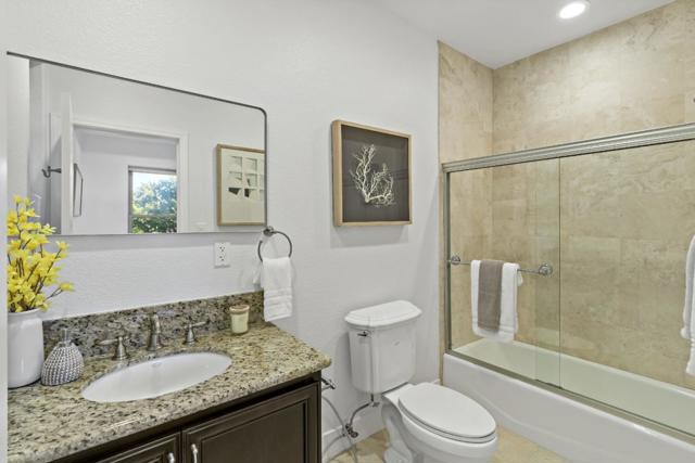 303 Lakeview Way, Redwood City CA: https://media.crmls.org/mediaz/788a132f-51bf-4617-8b14-dae6852c6623.jpg