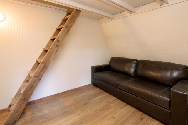 16770 Redwood Lodge Road, Los Gatos CA: https://media.crmls.org/mediaz/788a306b-943e-4e0b-98b8-c4b951df0dff.jpg