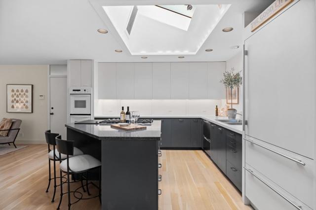 2606 Martinez Drive, Burlingame CA: https://media.crmls.org/mediaz/788a611e-293c-4344-ba82-008a70c5fc0f.jpg