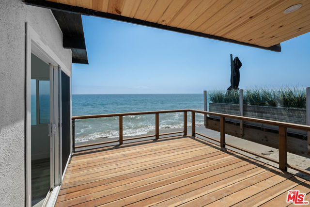 25154 Malibu Rd, Malibu CA: https://media.crmls.org/mediaz/788af374-74e2-44dd-89c7-8e859e67ecef.jpg