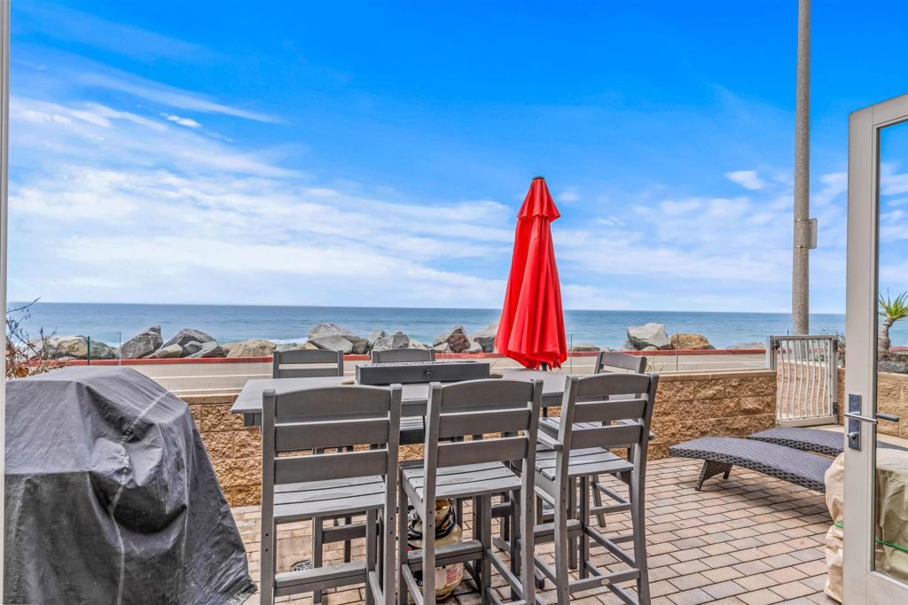 700 The Strand - photo 4