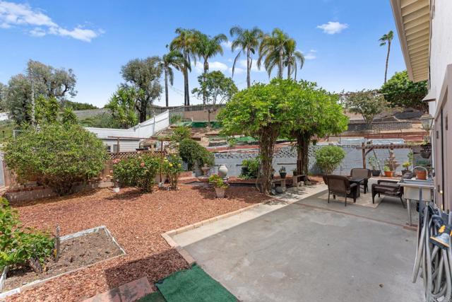 Detail Gallery Image 47 of 57 For 939 Chablis Ln, Vista,  CA 92083 - 4 Beds | 3 Baths