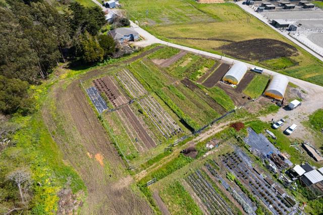 925 Miramontes Street, Half Moon Bay CA: https://media.crmls.org/mediaz/788be114-526a-4260-951f-3a6d2ec1807e.jpg