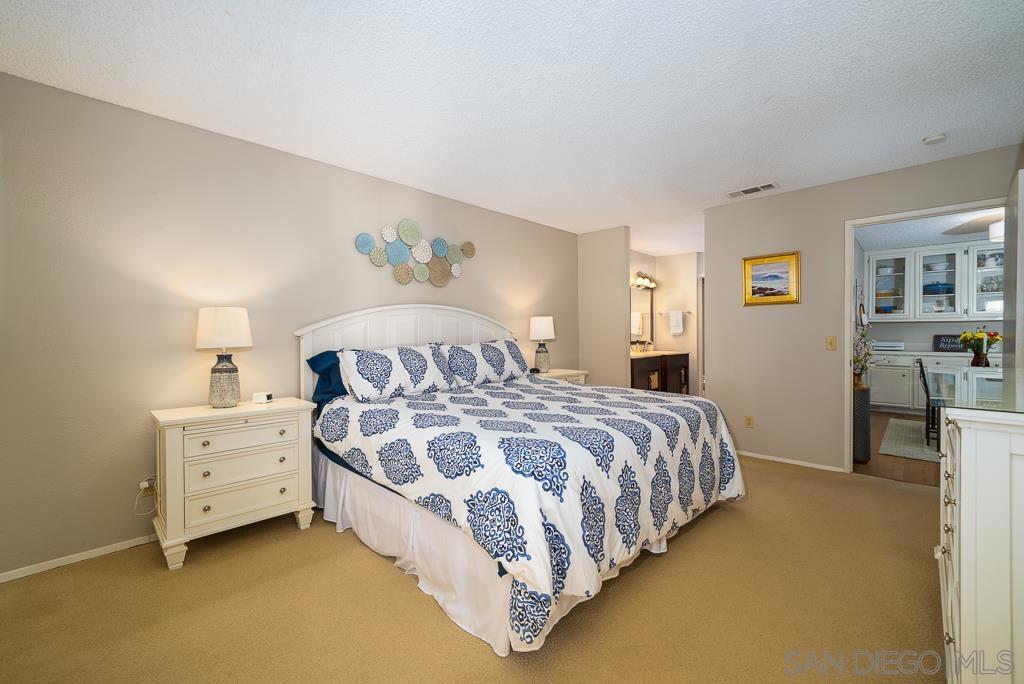 17617 Pomerado Rd - photo 16