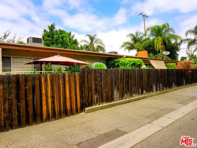 12800 Oxnard Street photo 8