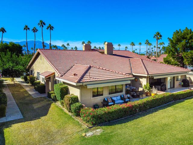 36 Maximo Way, Palm Desert CA: https://media.crmls.org/mediaz/788db851-a2b3-46b1-b6d3-27cf63644a41.jpg