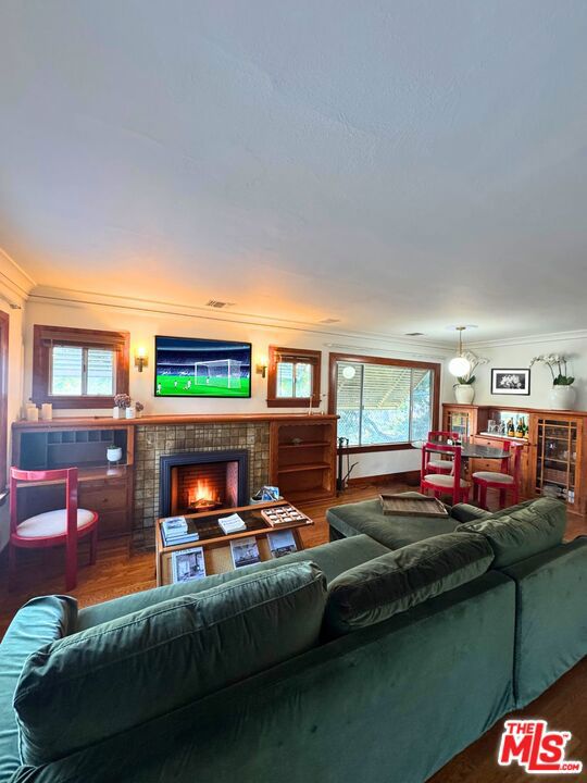 6155 Poppy Peak Drive, Los Angeles CA: https://media.crmls.org/mediaz/788f3a56-fe6f-4839-84e4-ba15b0982fd6.jpg